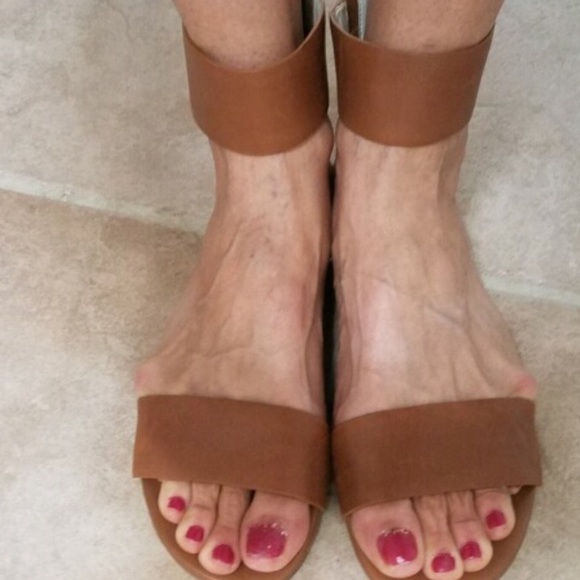 Michael Kors Sandal - Picture 1 of 5